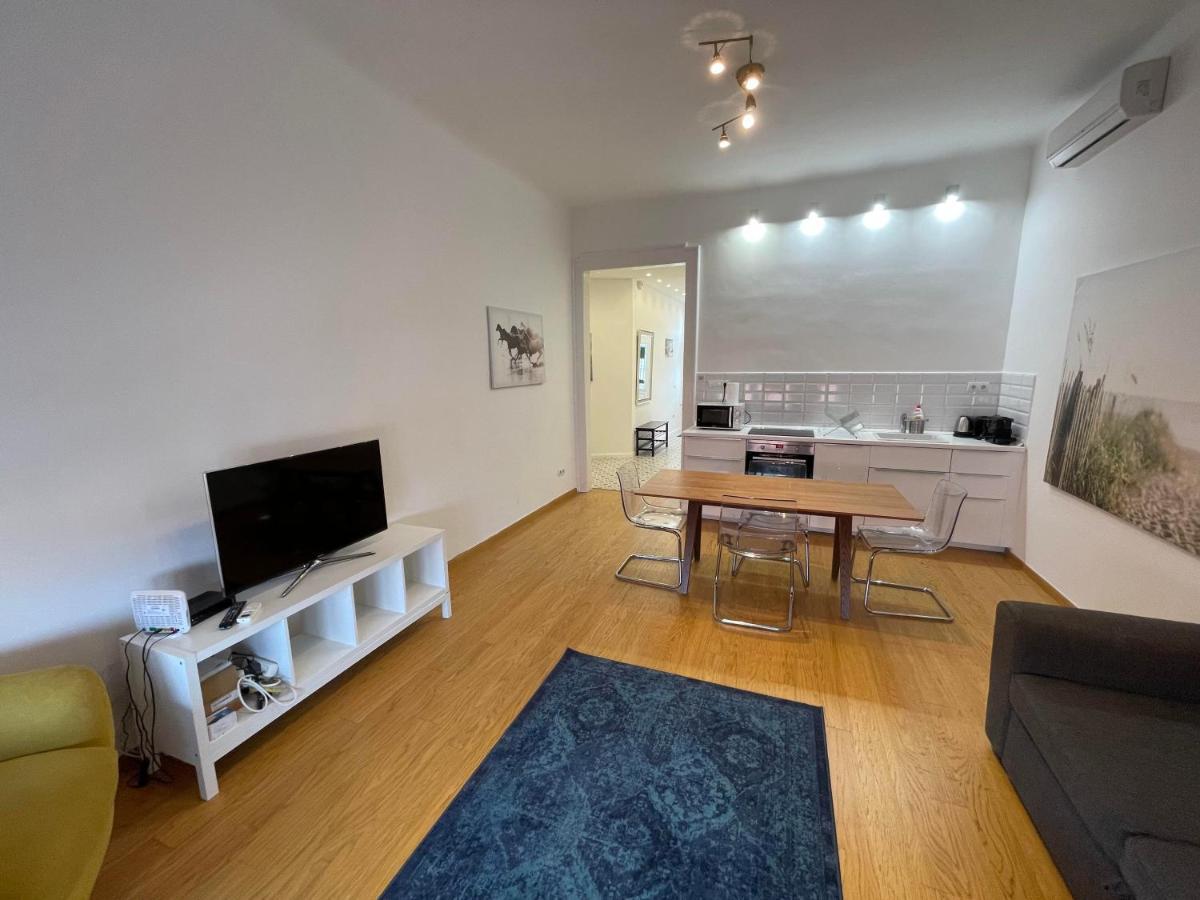 City Center 1, Cozy 2Br In The City Center! Boedapest Buitenkant foto