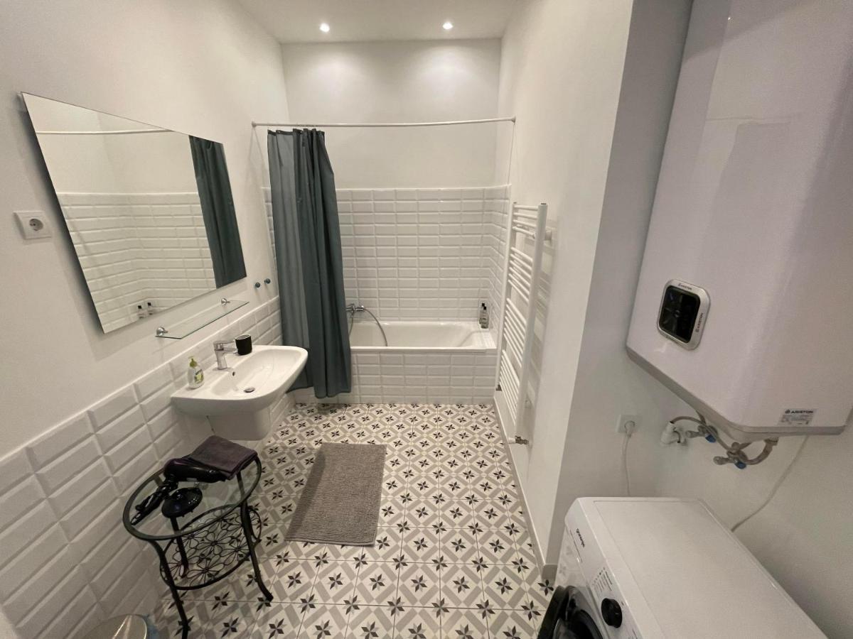 City Center 1, Cozy 2Br In The City Center! Boedapest Buitenkant foto